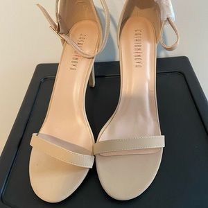 ROUND TOE TAN HEELS